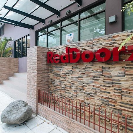 Reddoorz Plus At Evangelista Street Makati Makati City Екстериор снимка