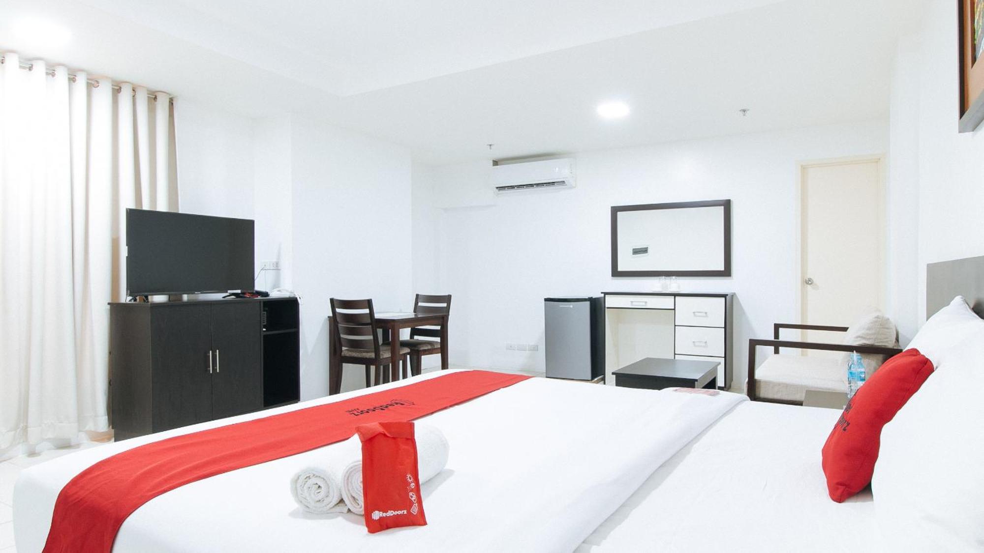 Reddoorz Plus At Evangelista Street Makati Makati City Екстериор снимка