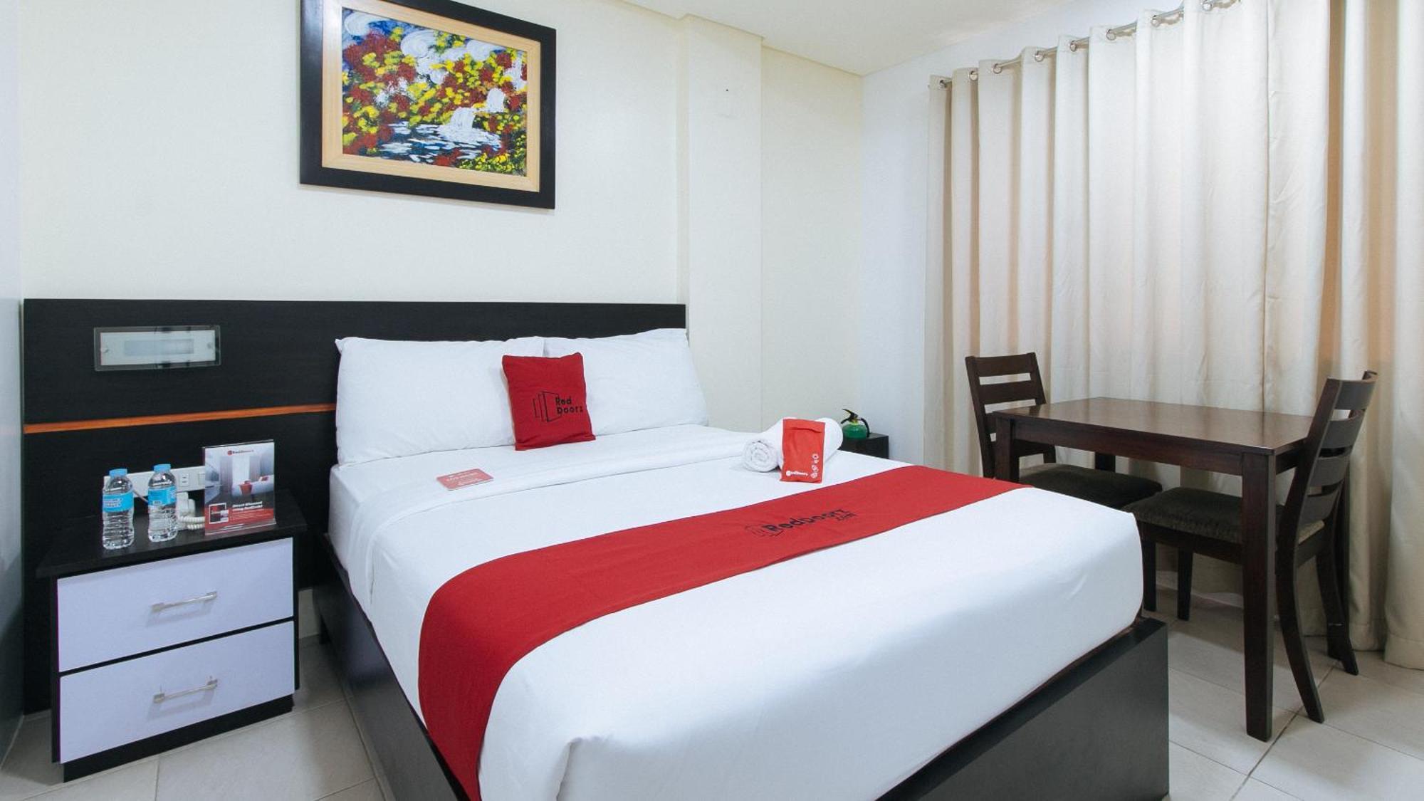 Reddoorz Plus At Evangelista Street Makati Makati City Екстериор снимка