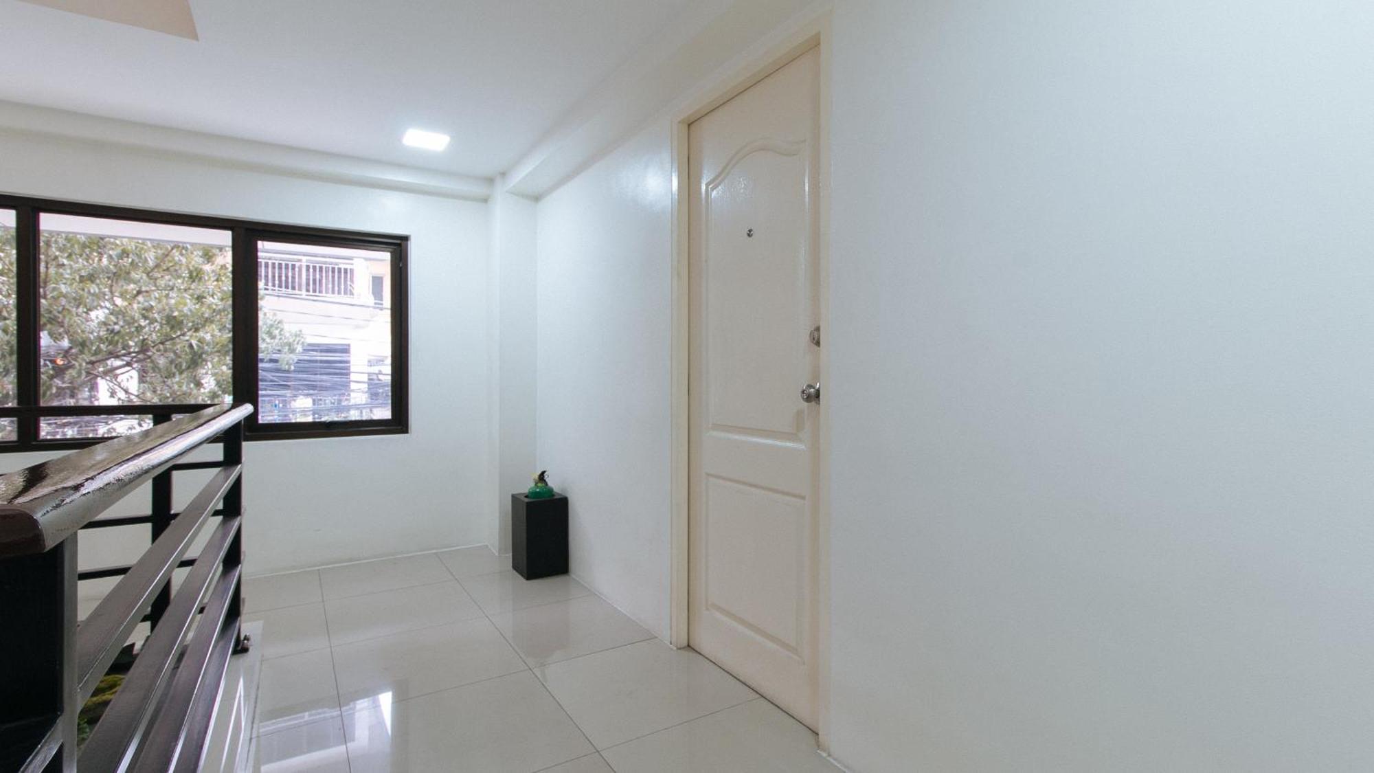 Reddoorz Plus At Evangelista Street Makati Makati City Екстериор снимка