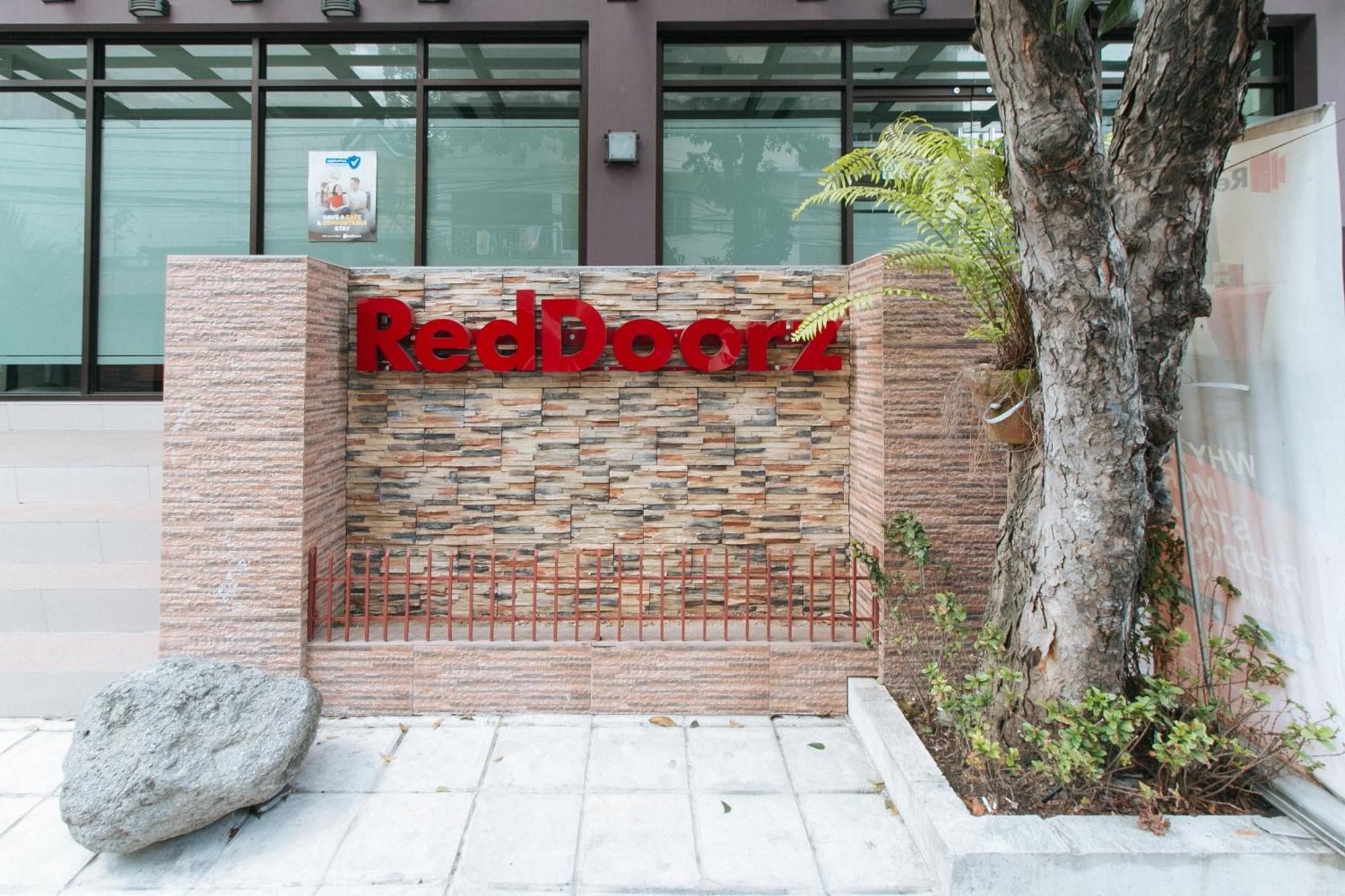 Reddoorz Plus At Evangelista Street Makati Makati City Екстериор снимка