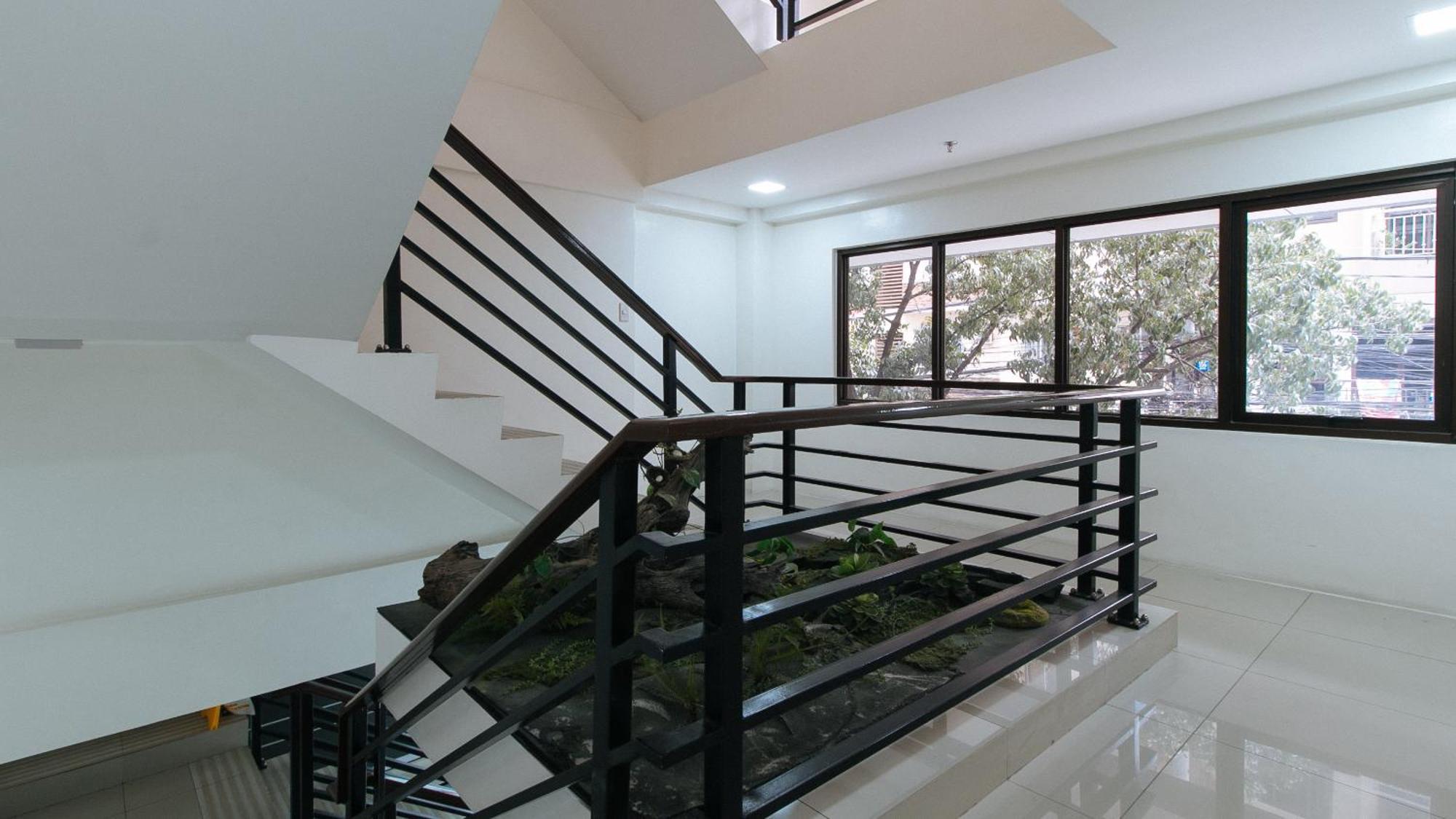 Reddoorz Plus At Evangelista Street Makati Makati City Екстериор снимка