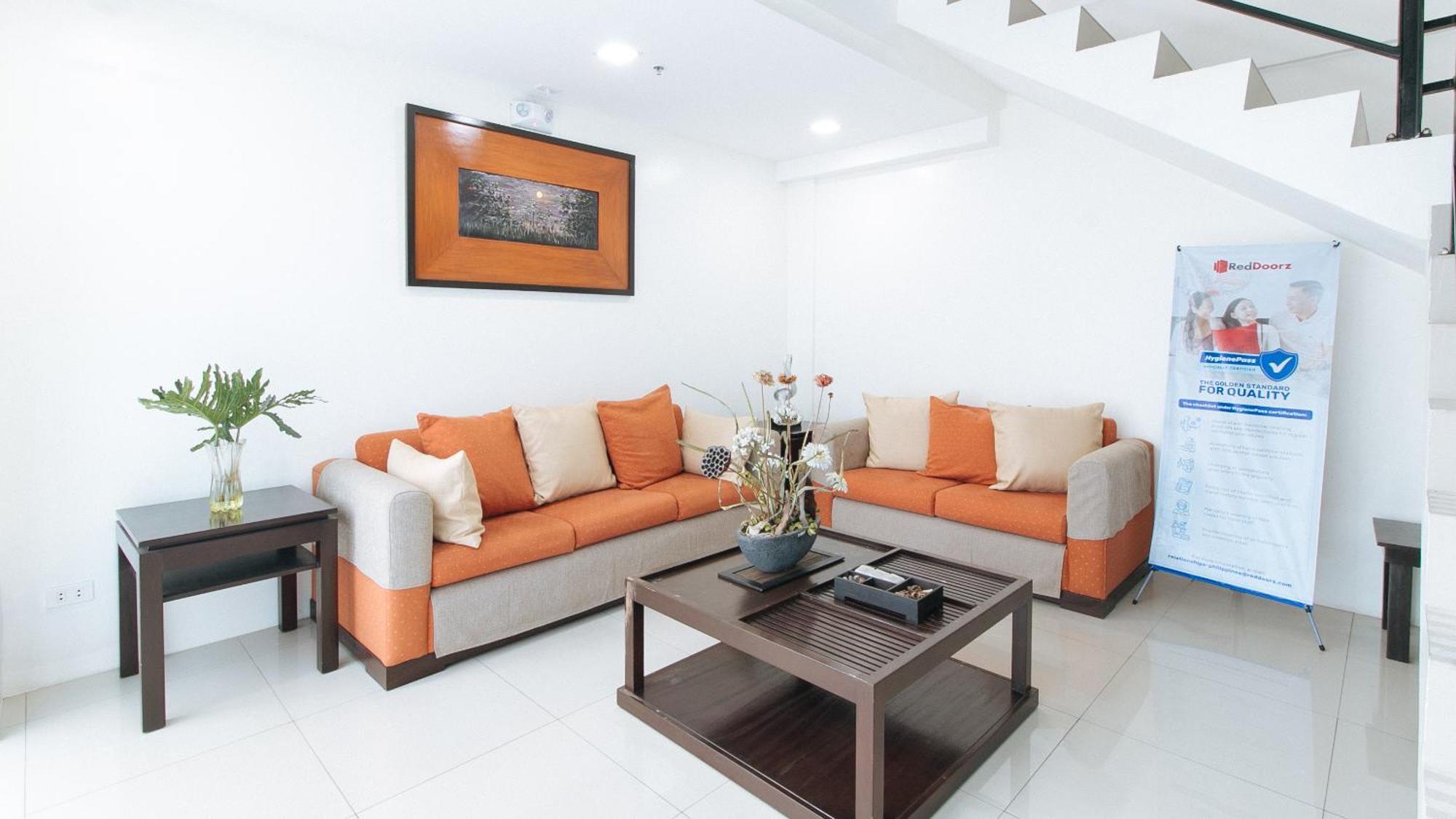 Reddoorz Plus At Evangelista Street Makati Makati City Екстериор снимка