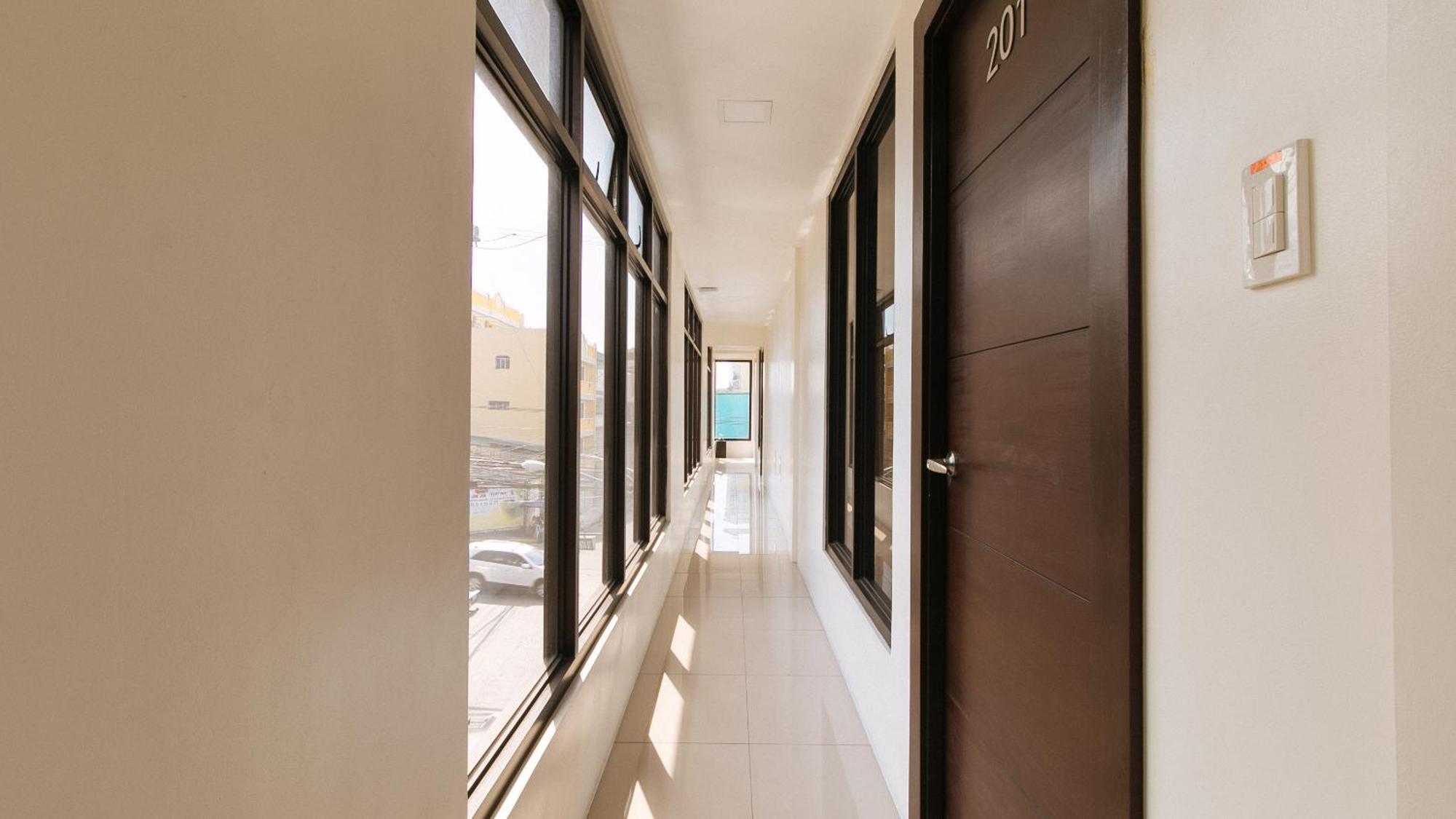 Reddoorz Plus At Evangelista Street Makati Makati City Екстериор снимка